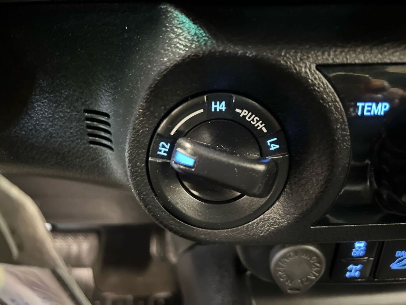 Toyota Hilux vaihtoauto