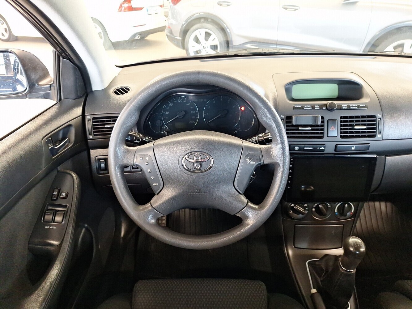 Toyota Avensis vaihtoauto