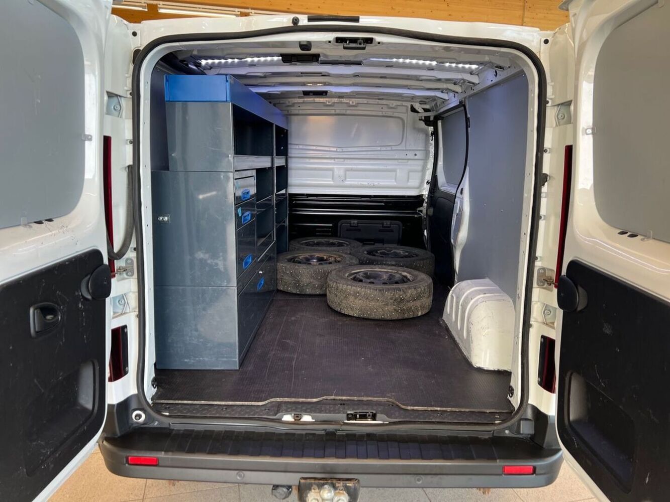 Nissan Primastar vaihtoauto