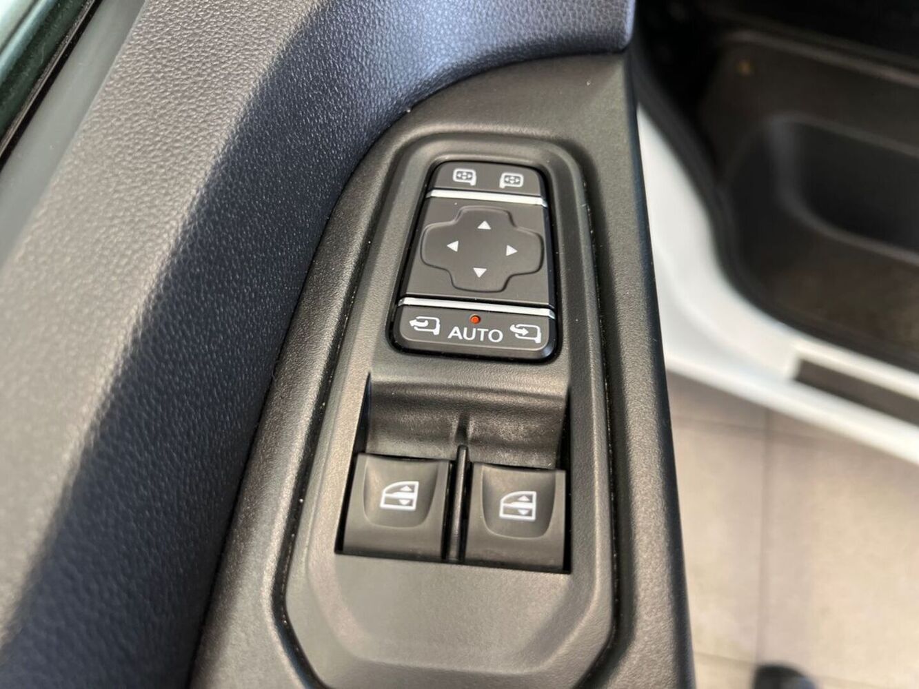 Nissan Primastar vaihtoauto