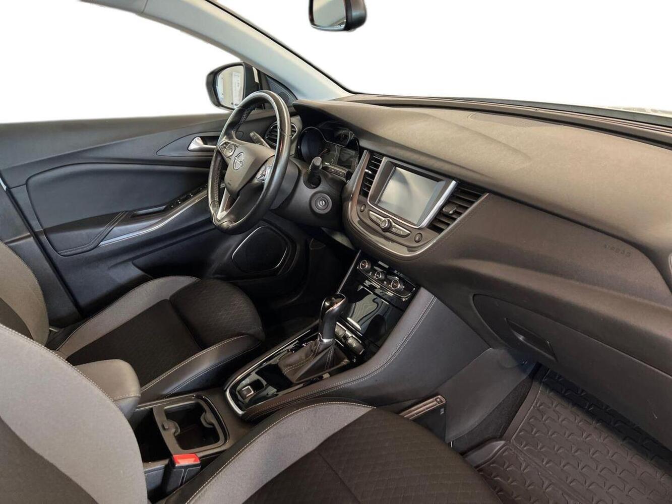 Opel Grandland X vaihtoauto