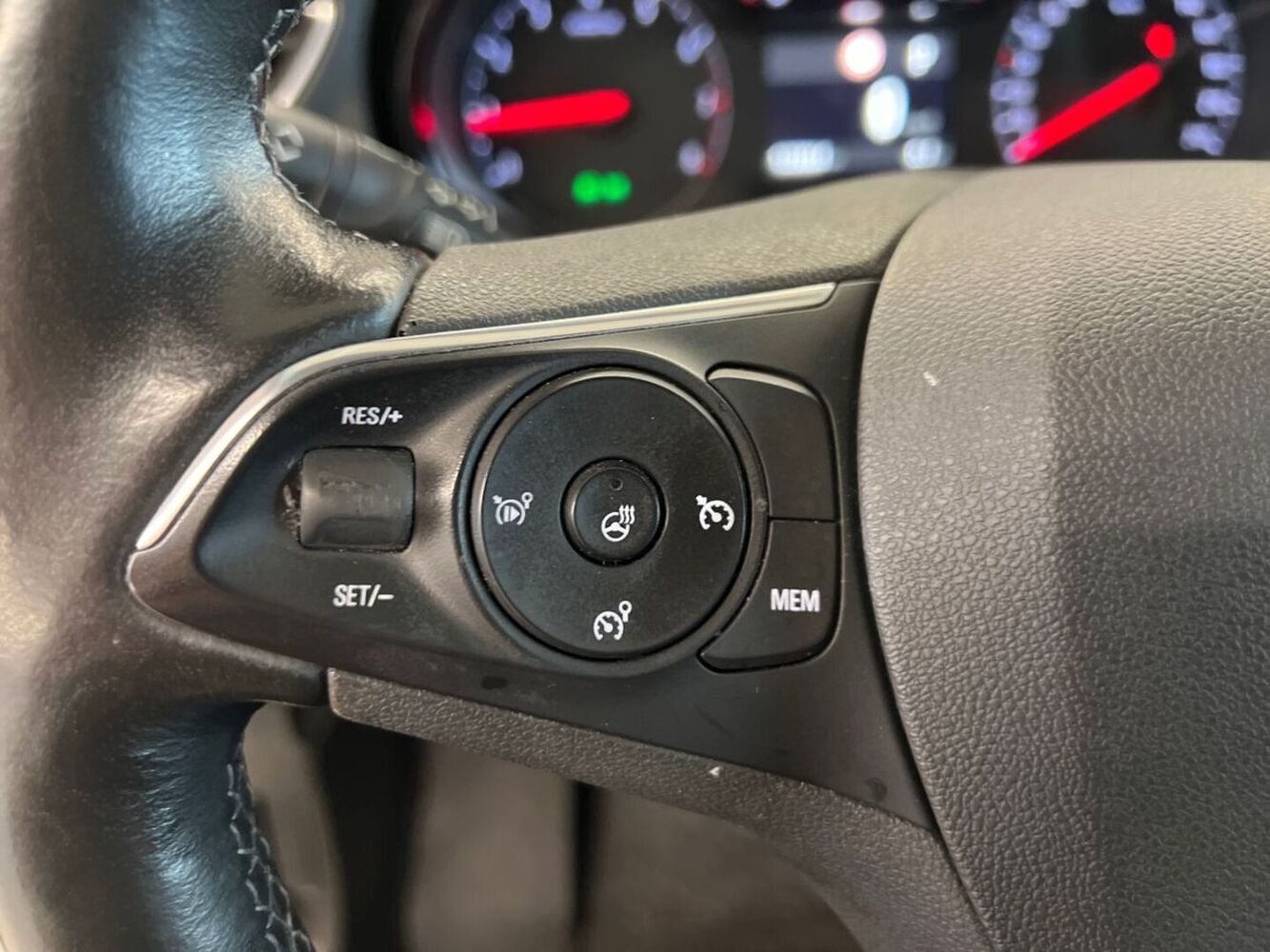Opel Grandland X vaihtoauto