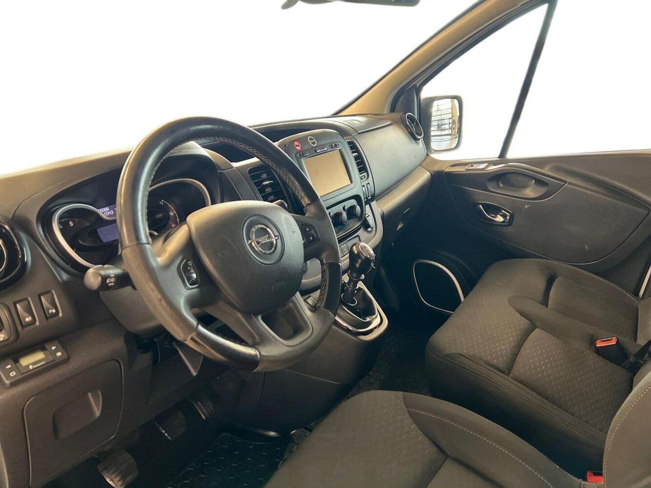 Opel Vivaro vaihtoauto