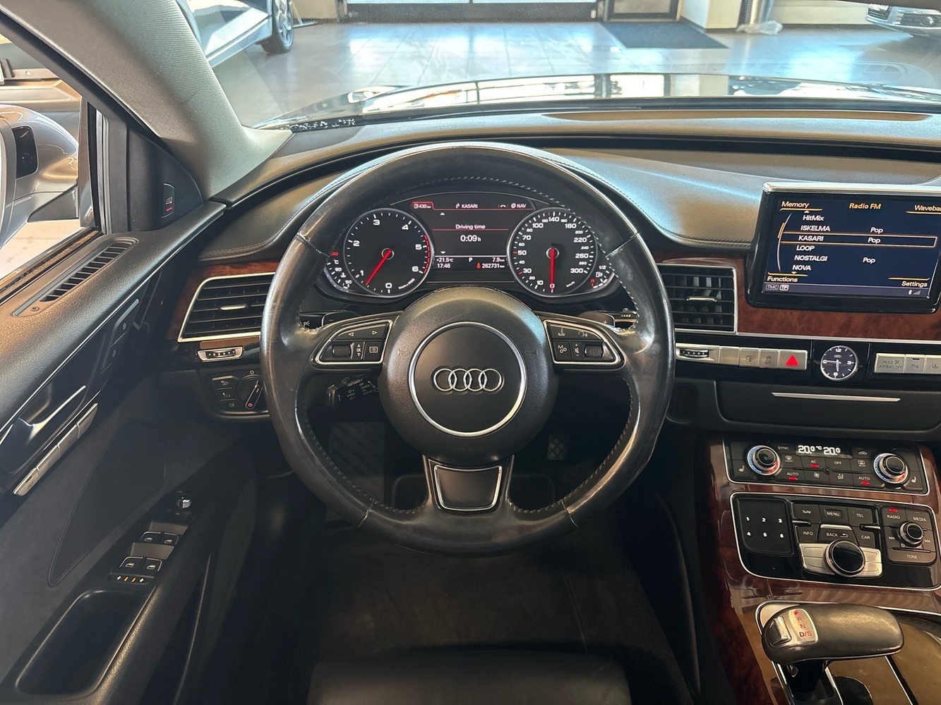 Audi A8 vaihtoauto