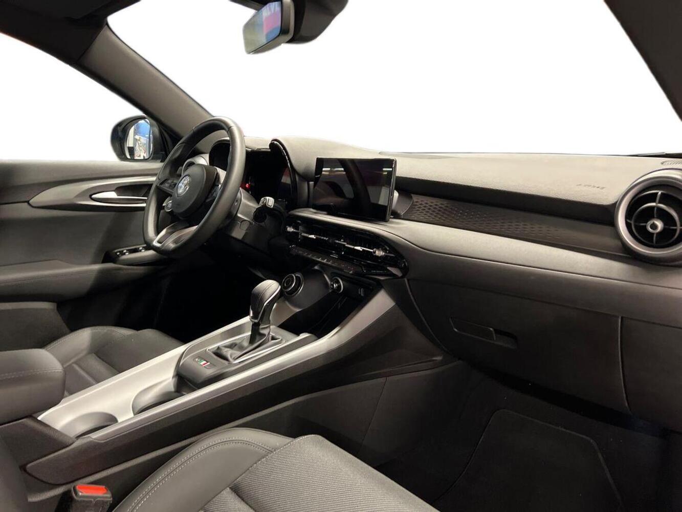 Alfa Romeo Tonale vaihtoauto