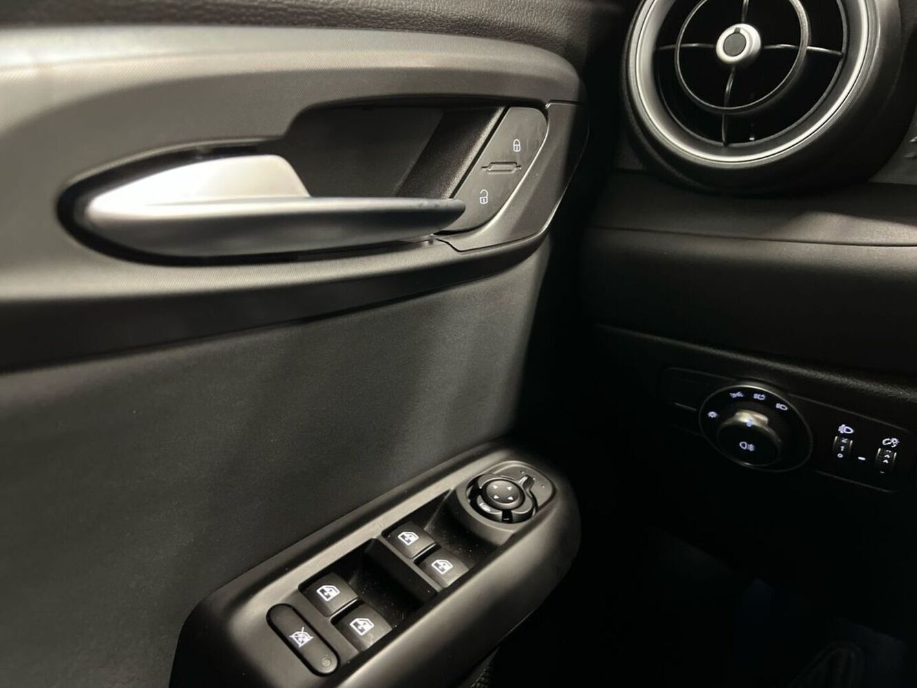 Alfa Romeo Tonale vaihtoauto