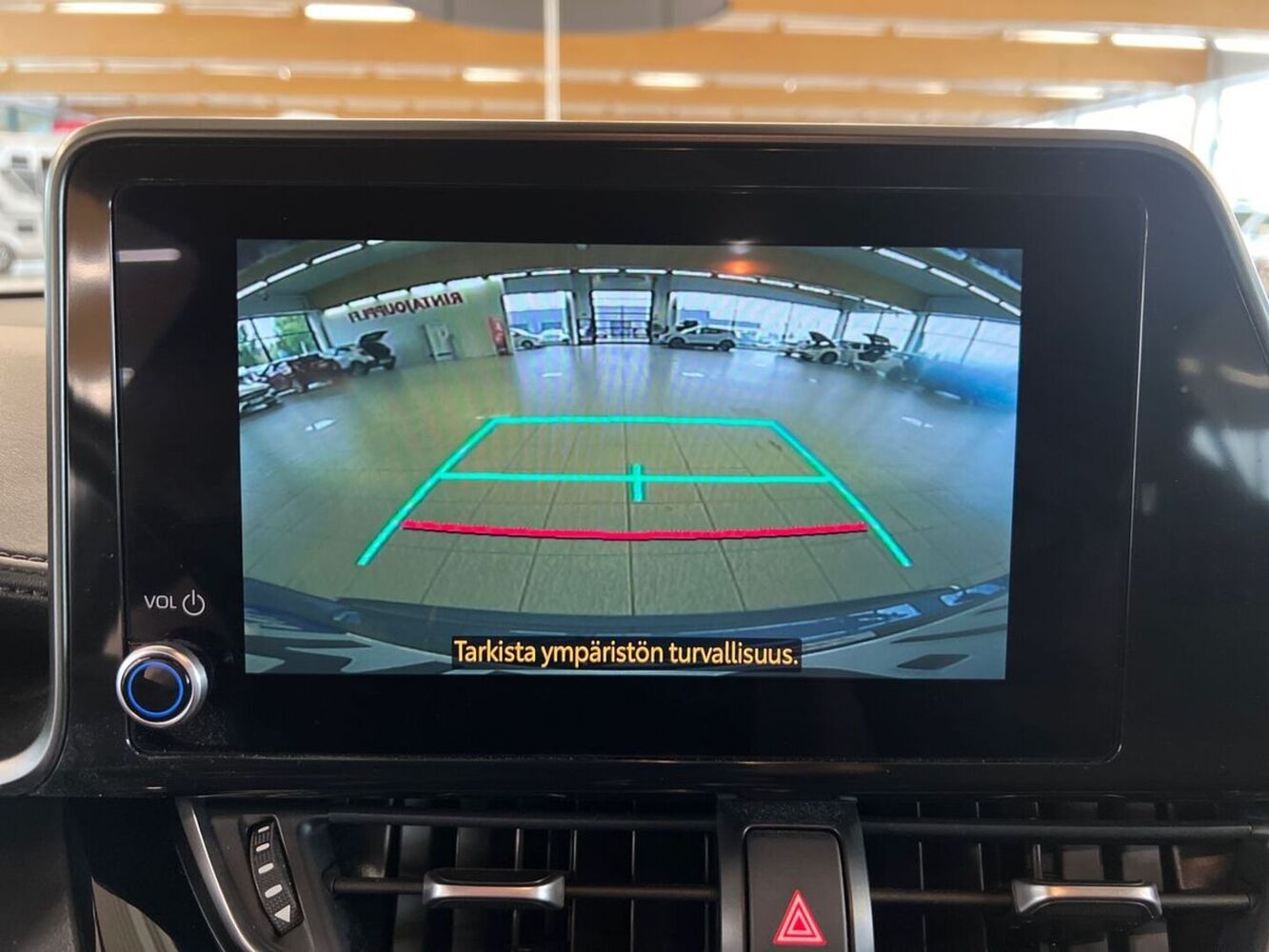 Toyota C-HR vaihtoauto