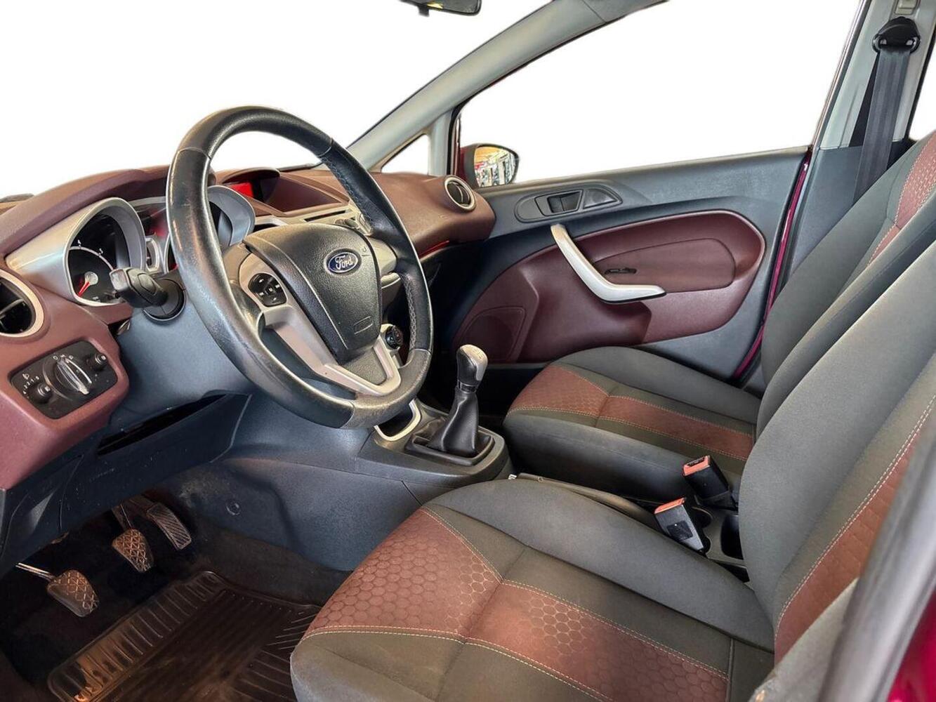 Ford Fiesta vaihtoauto