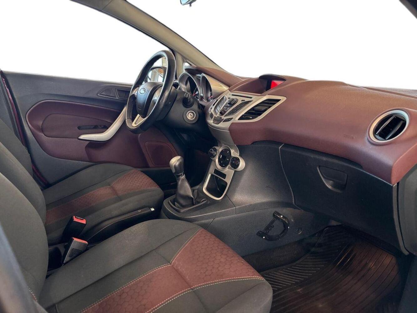 Ford Fiesta vaihtoauto