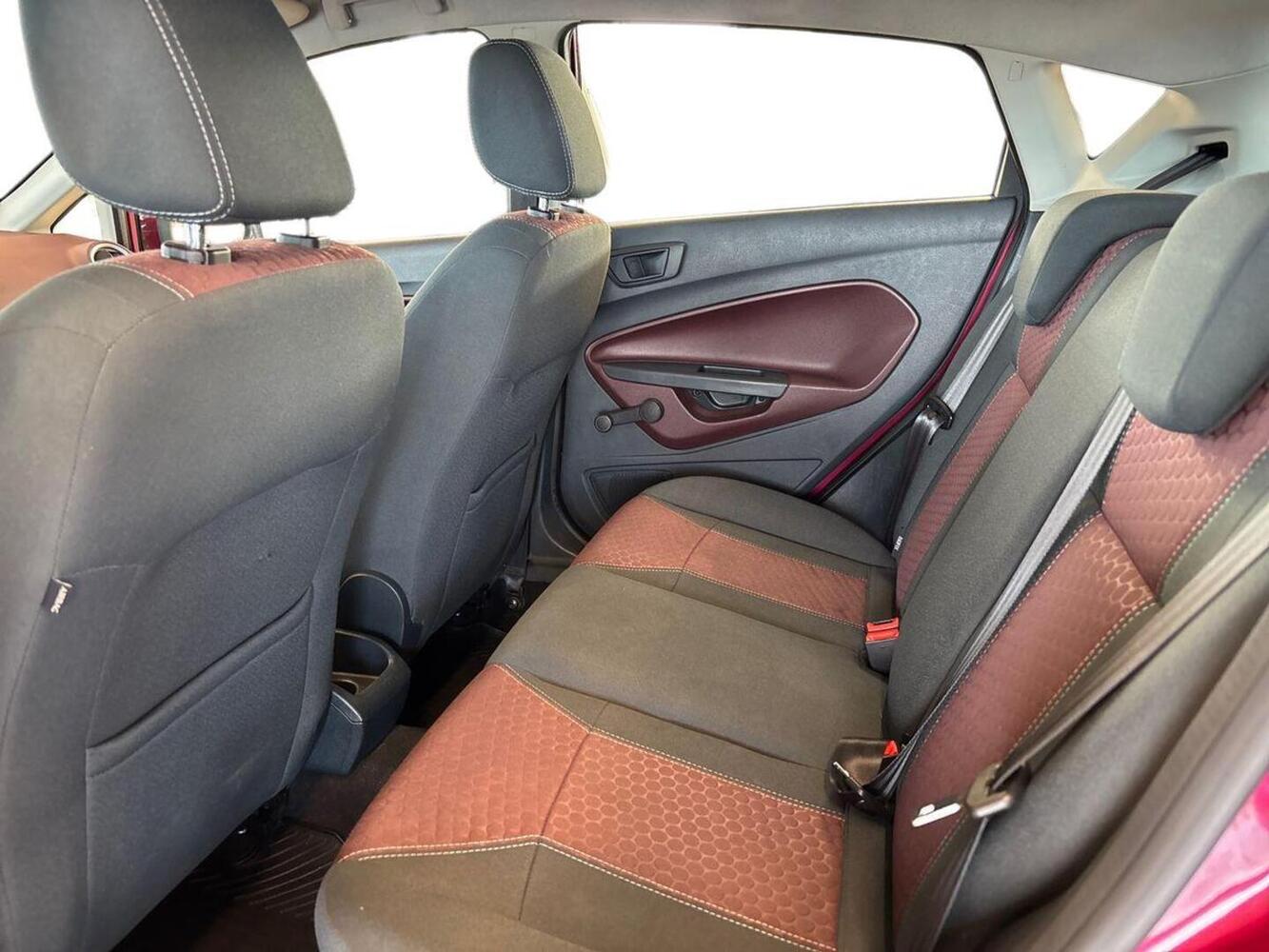 Ford Fiesta vaihtoauto