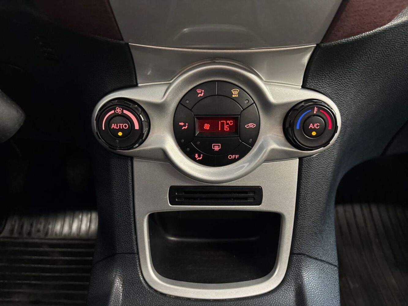 Ford Fiesta vaihtoauto