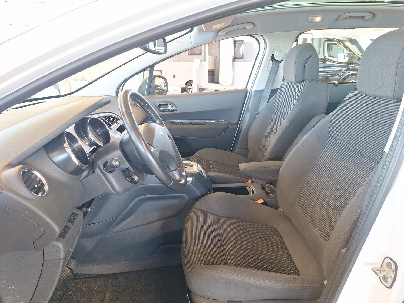 Peugeot 5008 vaihtoauto