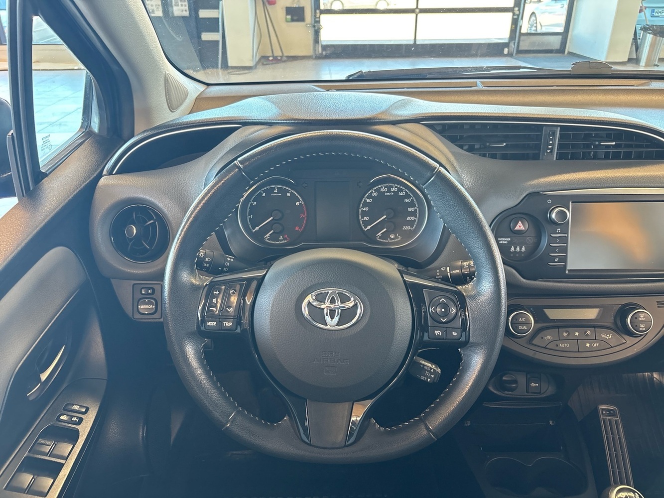 Toyota Yaris vaihtoauto