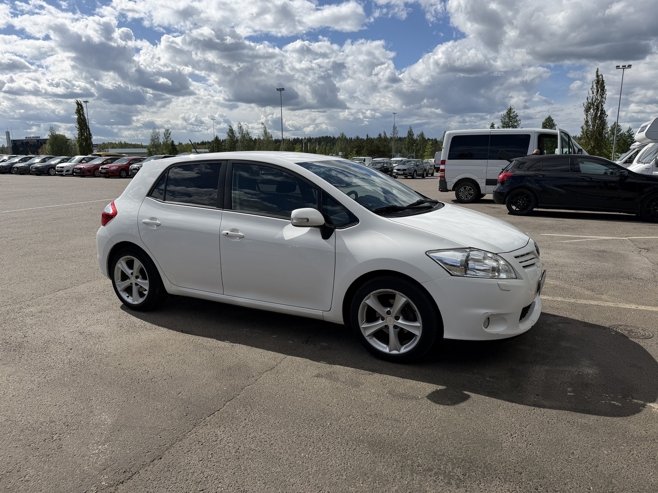 Toyota Auris vaihtoauto