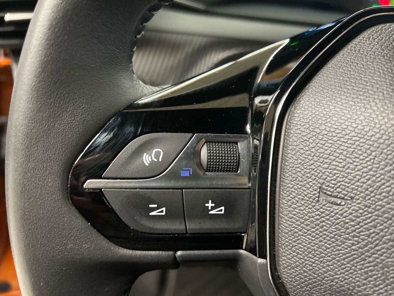 Peugeot e-2008 vaihtoauto