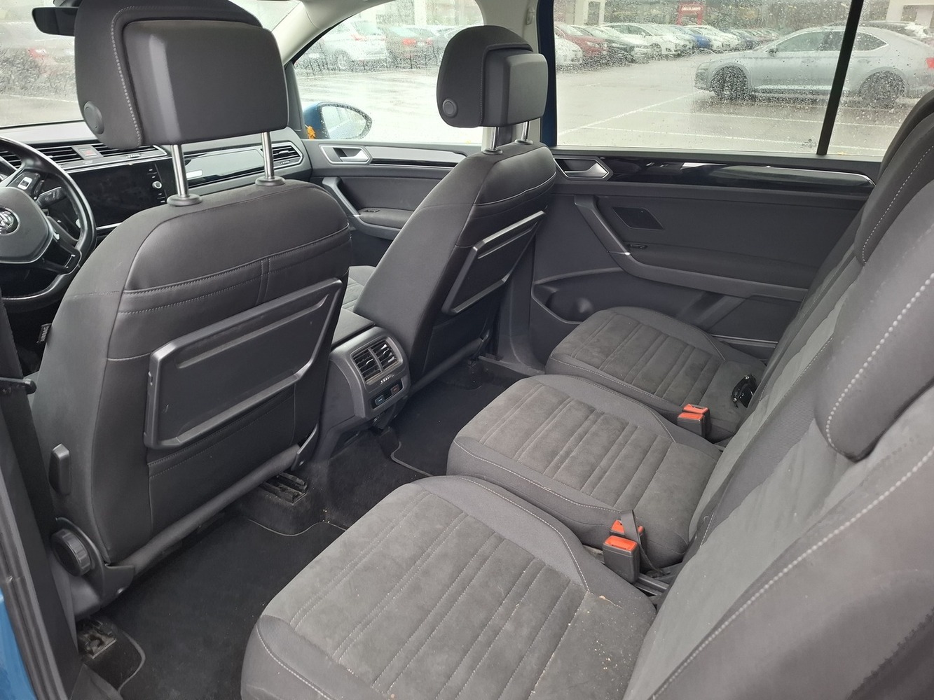 Volkswagen Touran vaihtoauto
