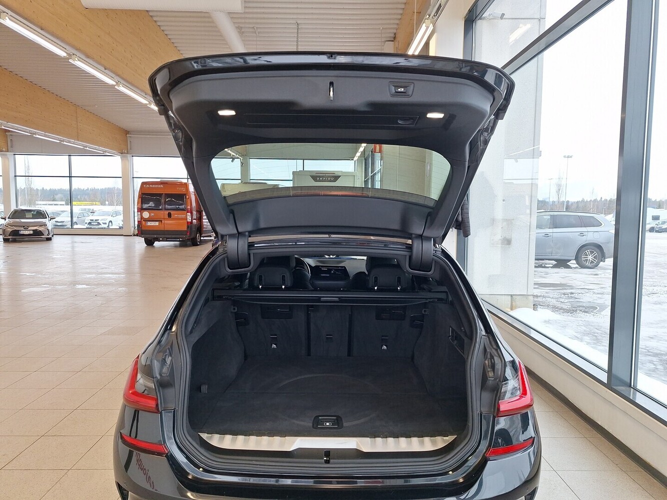 BMW 330 vaihtoauto