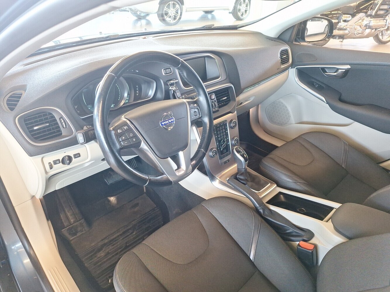 Volvo V40 Cross Country vaihtoauto