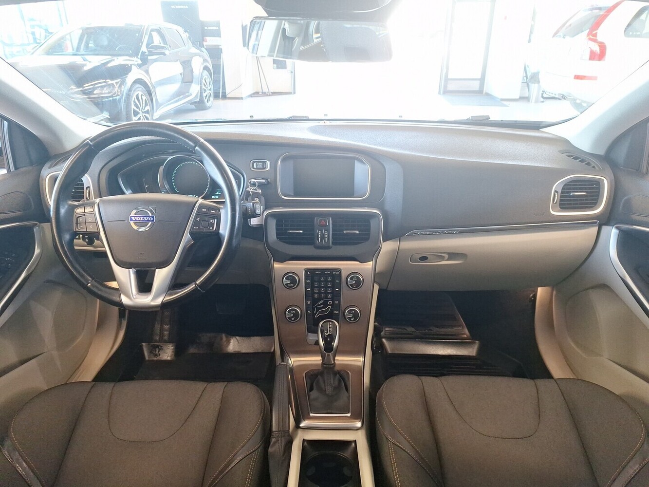 Volvo V40 Cross Country vaihtoauto