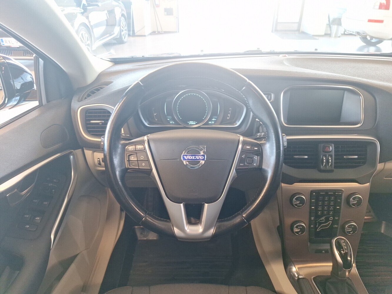 Volvo V40 Cross Country vaihtoauto