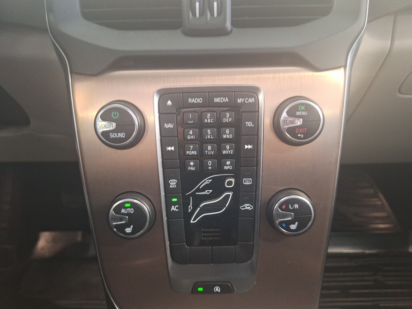 Volvo V40 Cross Country vaihtoauto