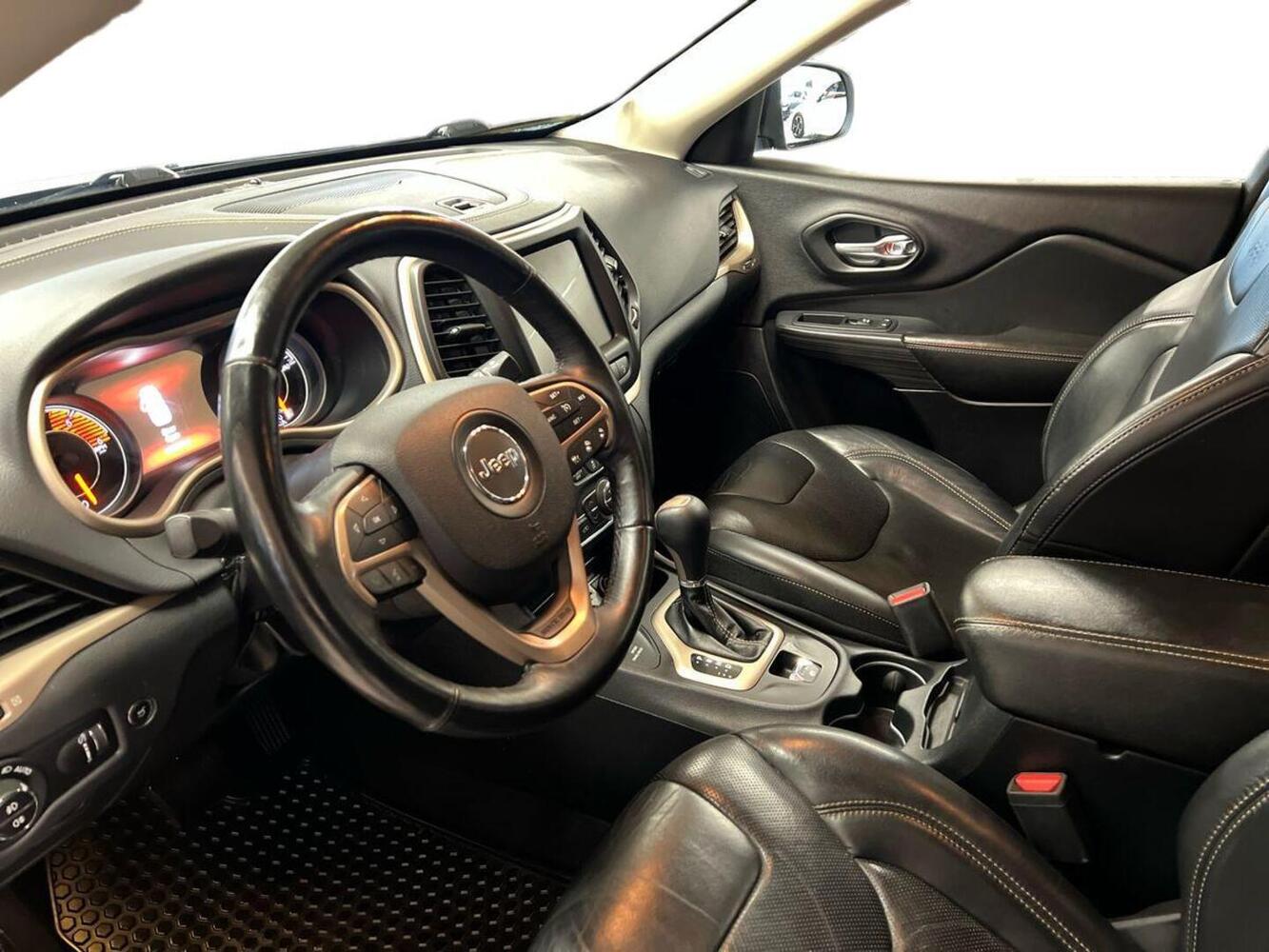 Jeep Cherokee vaihtoauto