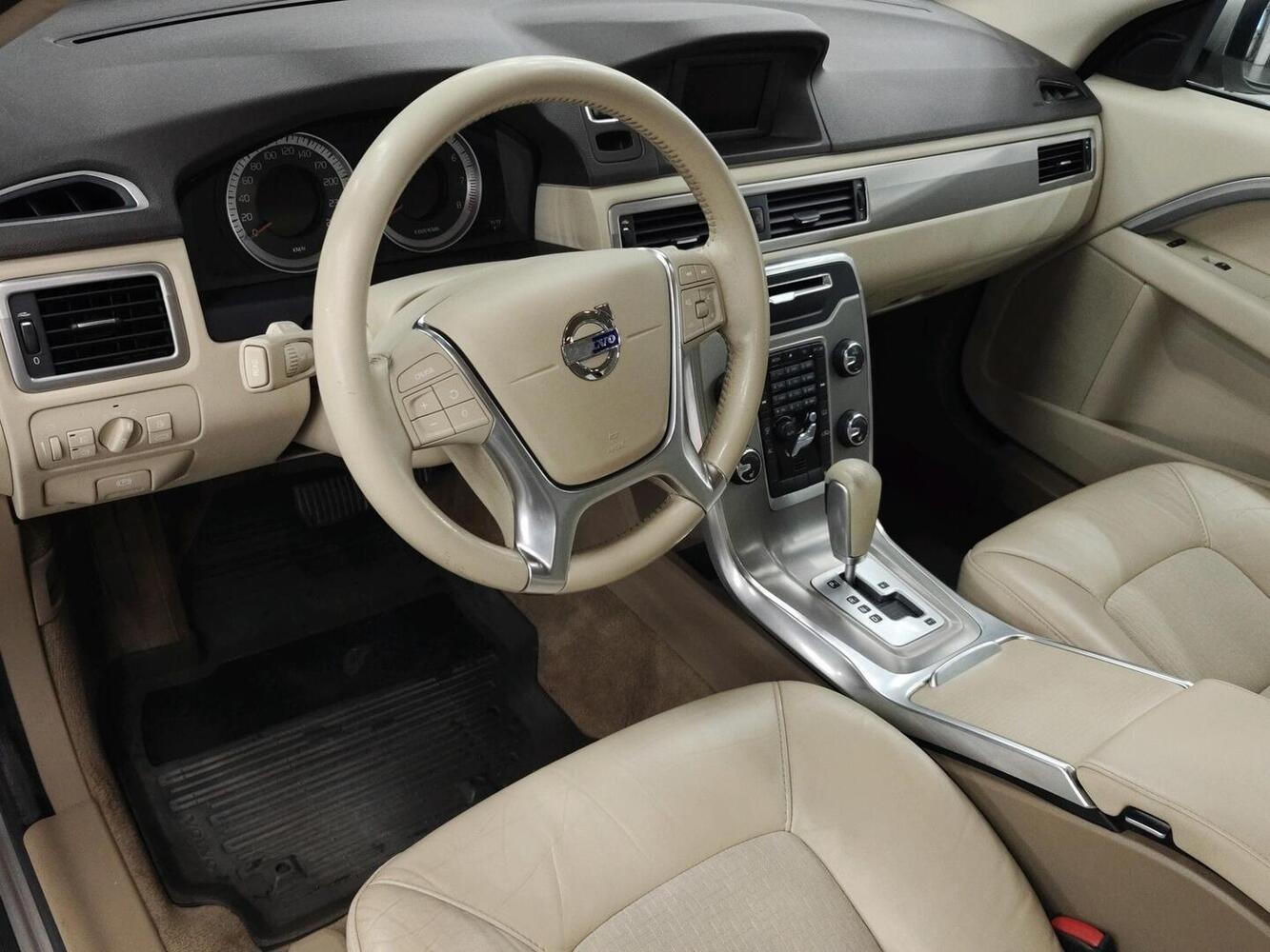 Volvo V70 vaihtoauto