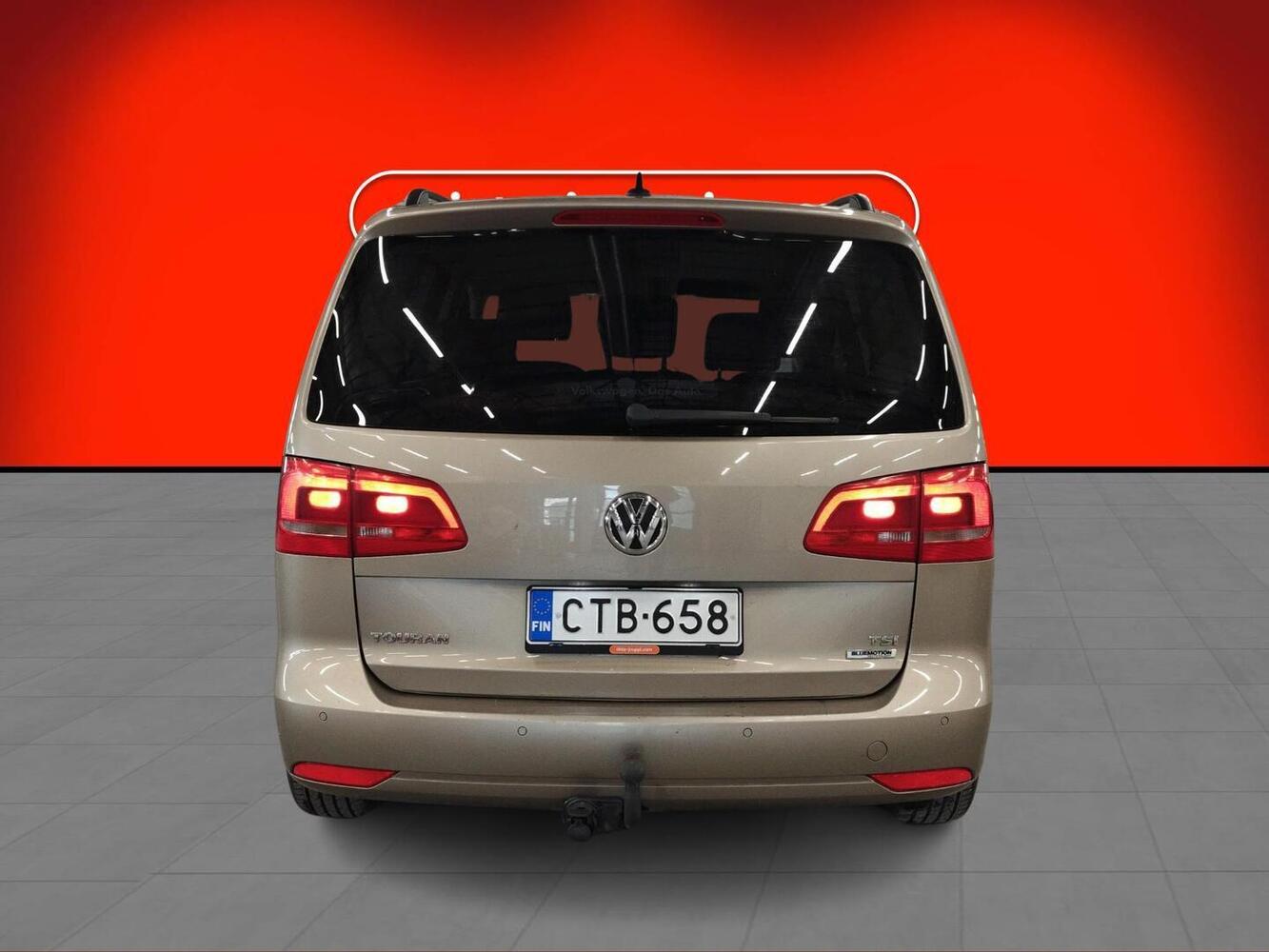 Volkswagen Touran vaihtoauto