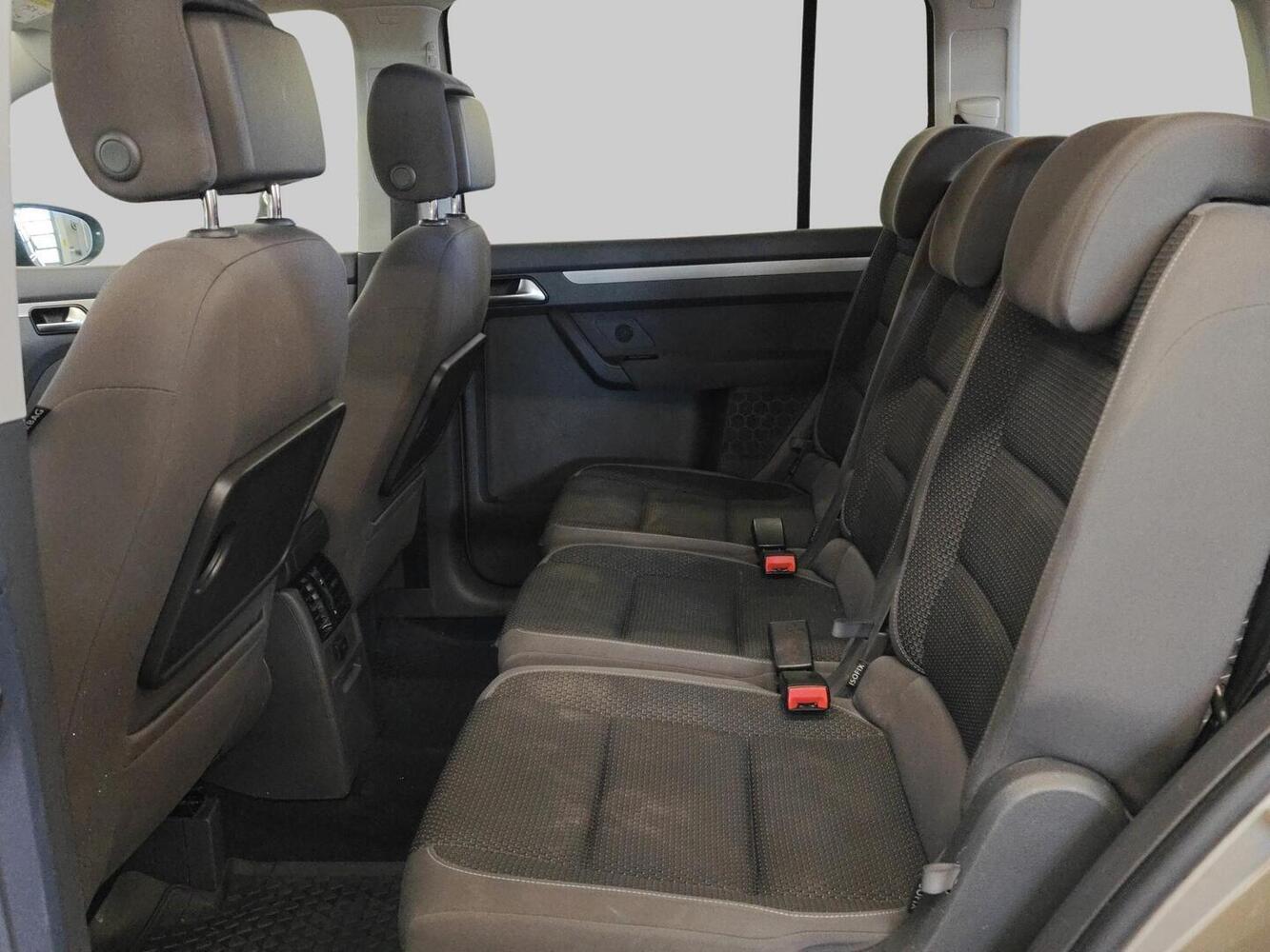 Volkswagen Touran vaihtoauto