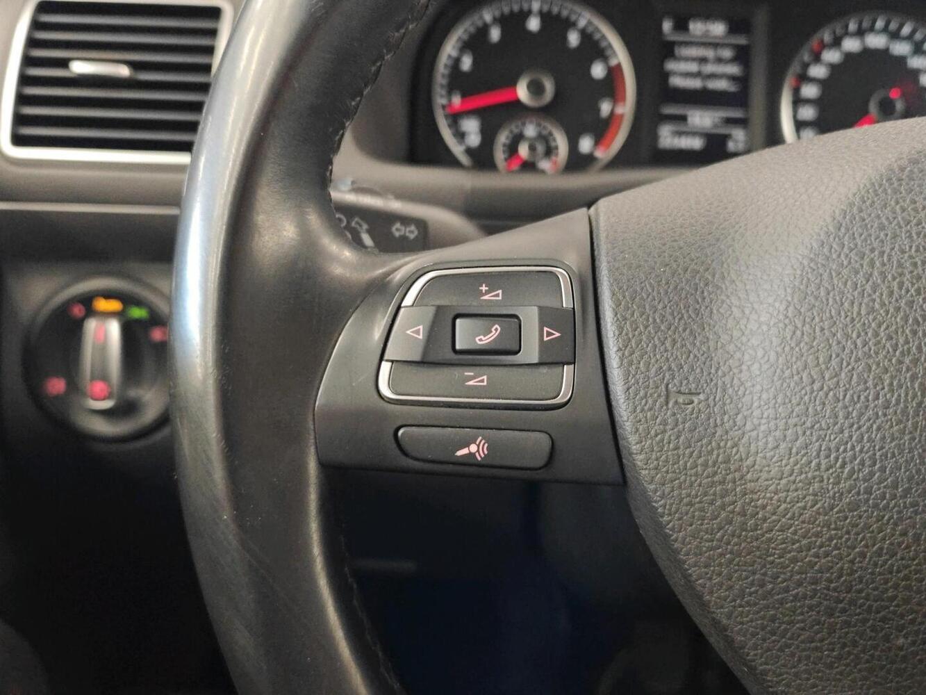 Volkswagen Touran vaihtoauto