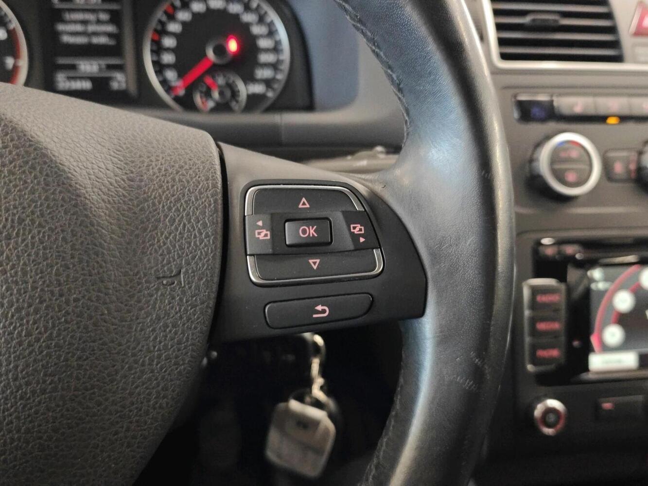 Volkswagen Touran vaihtoauto