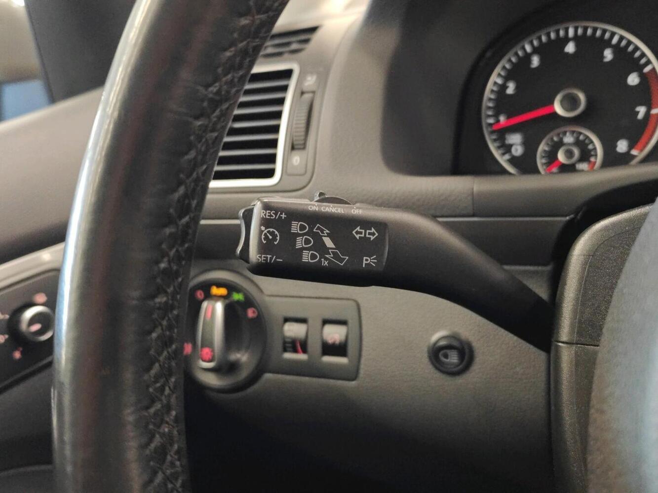 Volkswagen Touran vaihtoauto