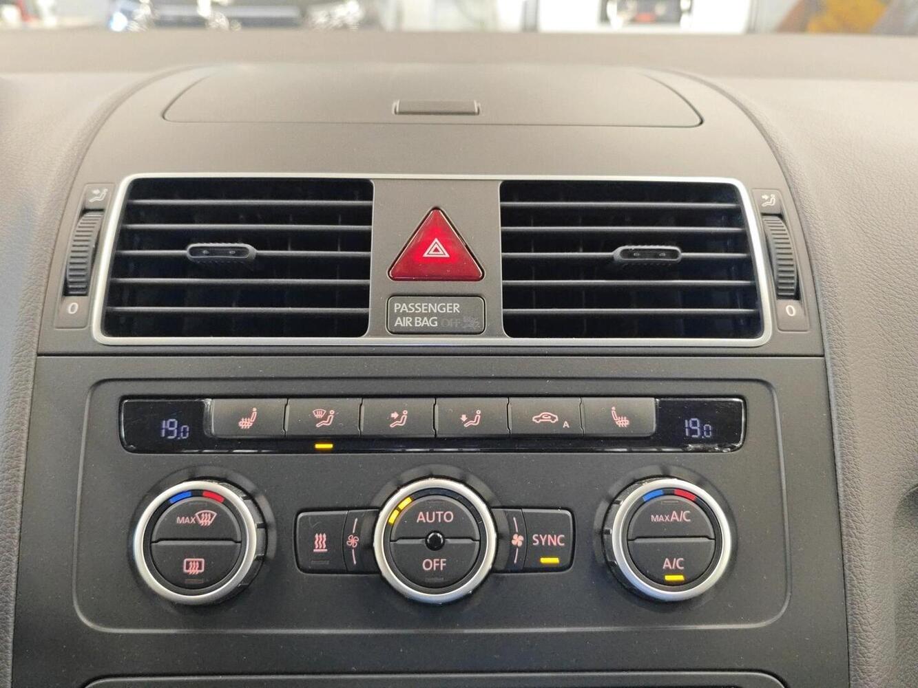 Volkswagen Touran vaihtoauto