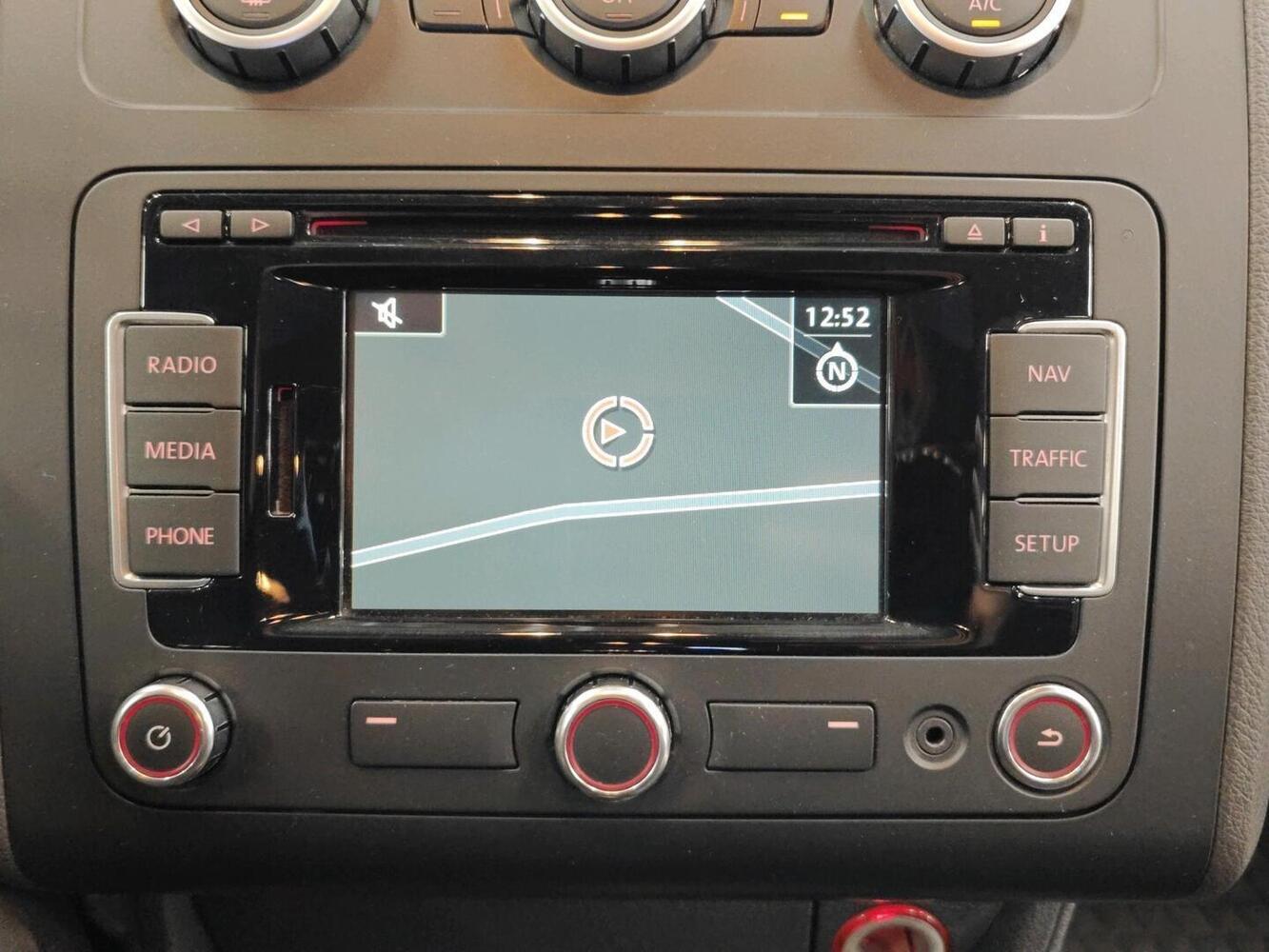 Volkswagen Touran vaihtoauto