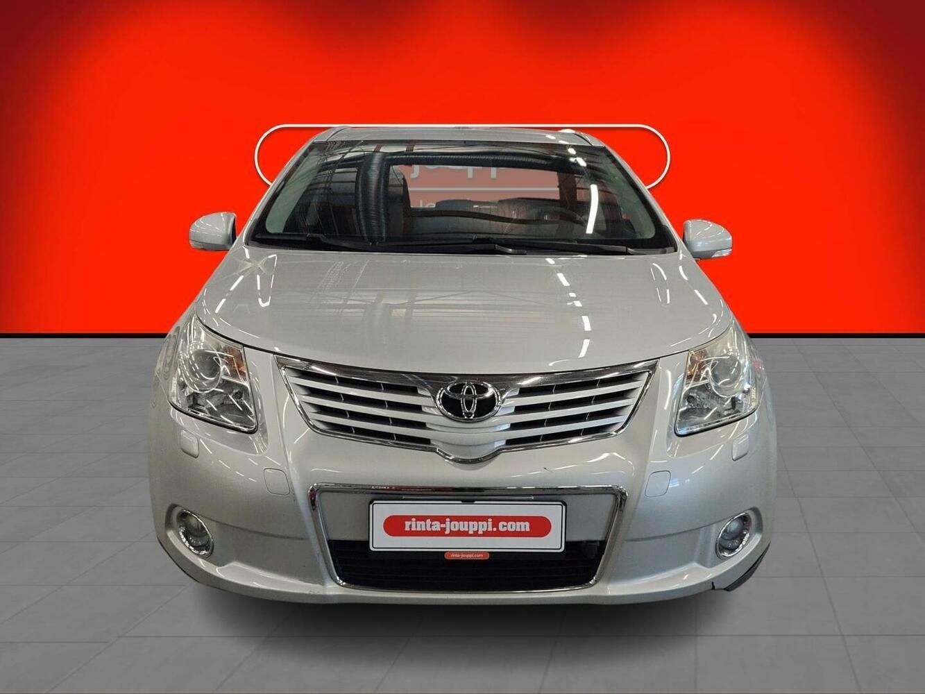 Toyota Avensis vaihtoauto