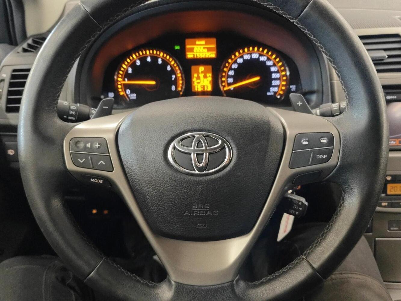 Toyota Avensis vaihtoauto
