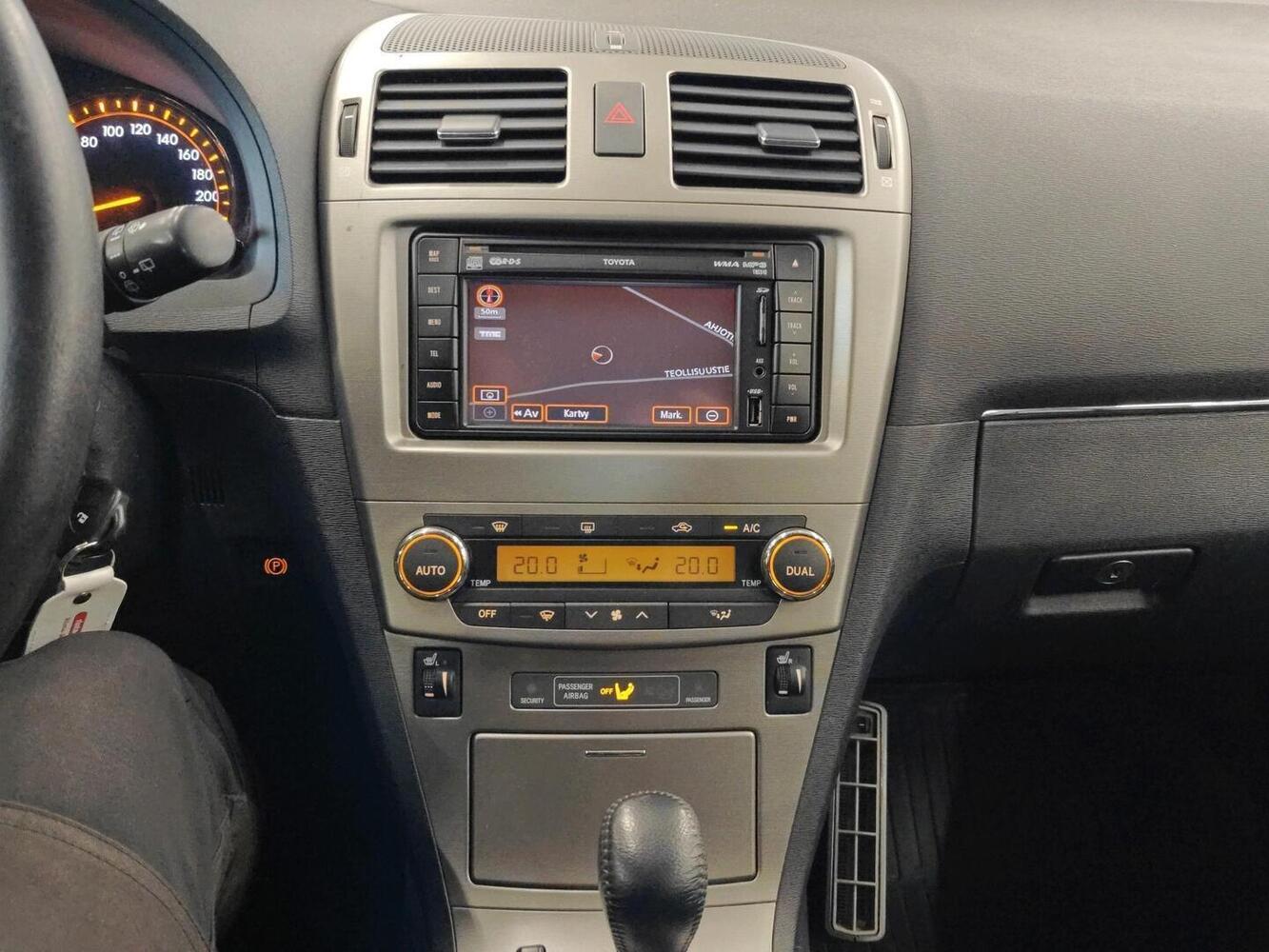 Toyota Avensis vaihtoauto