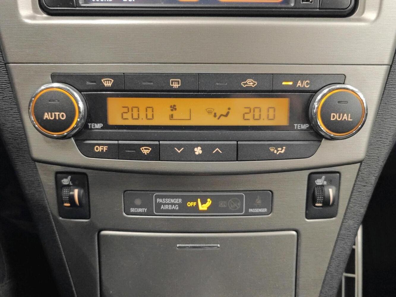 Toyota Avensis vaihtoauto