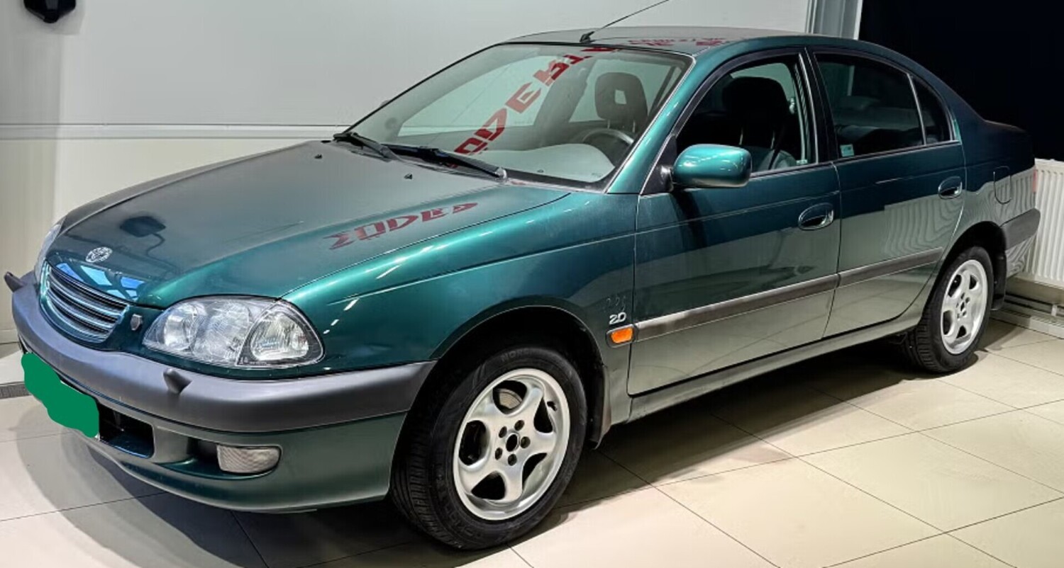 Toyota Avensis vaihtoauto