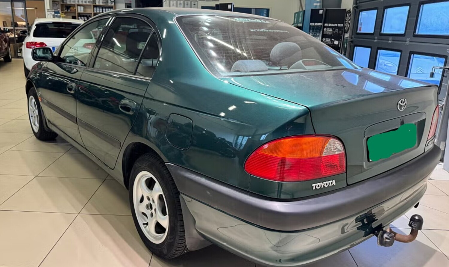 Toyota Avensis vaihtoauto