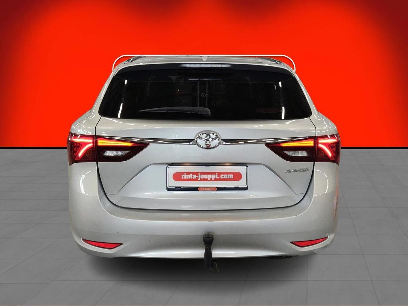 Toyota Avensis vaihtoauto