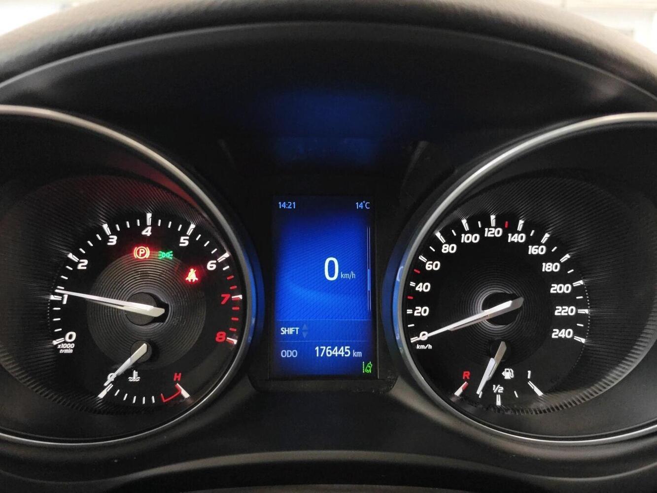 Toyota Avensis vaihtoauto