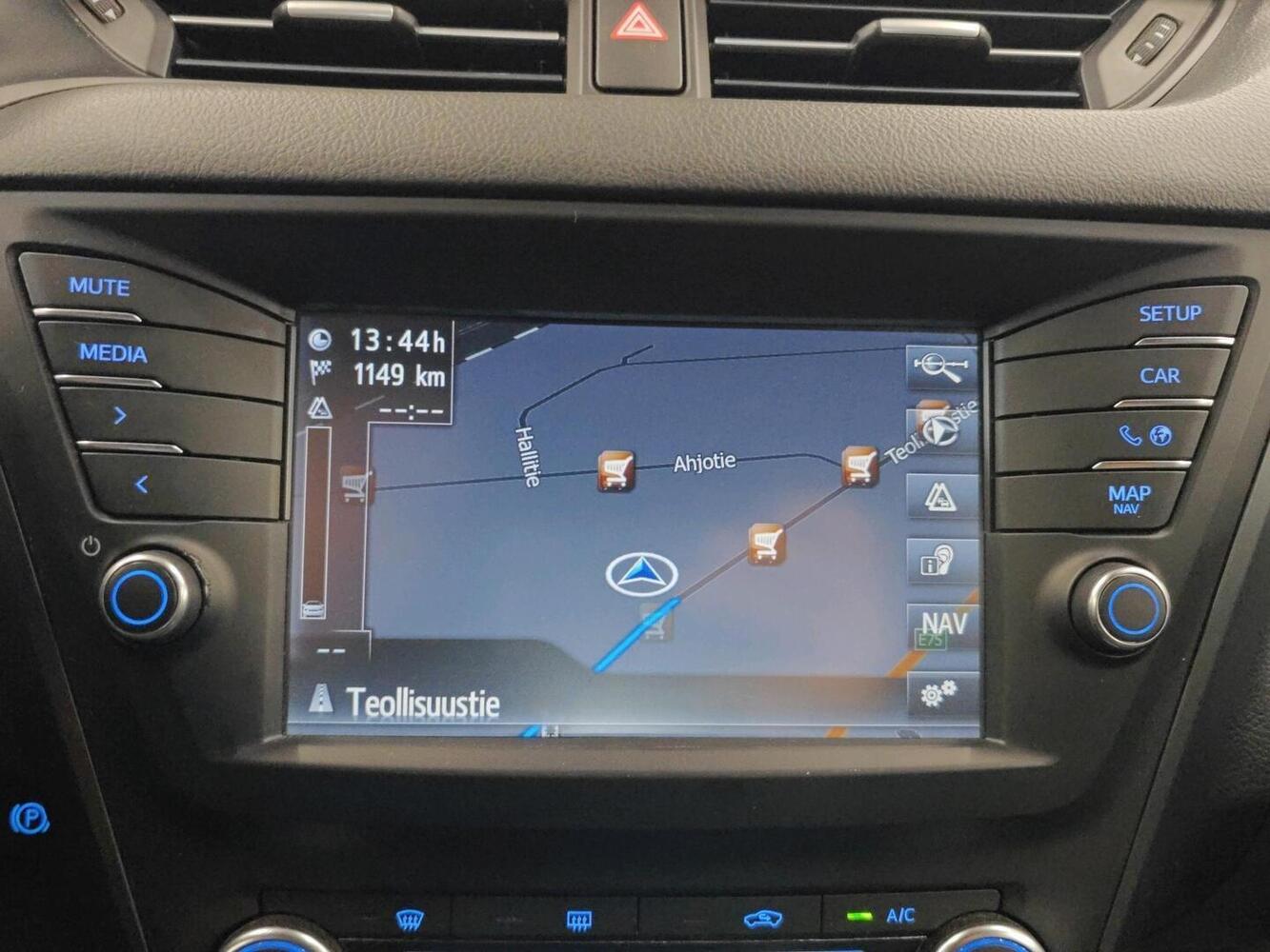 Toyota Avensis vaihtoauto