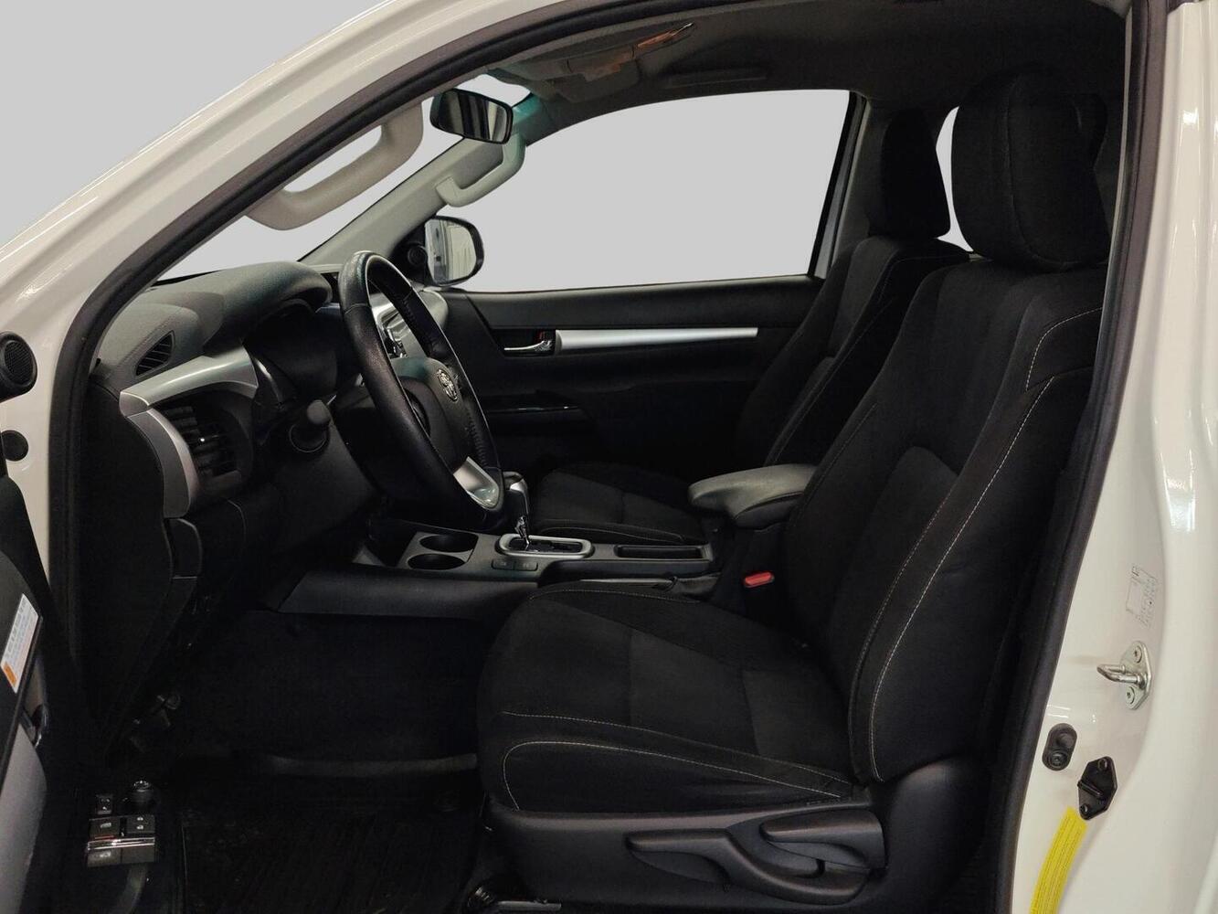 Toyota Hilux vaihtoauto
