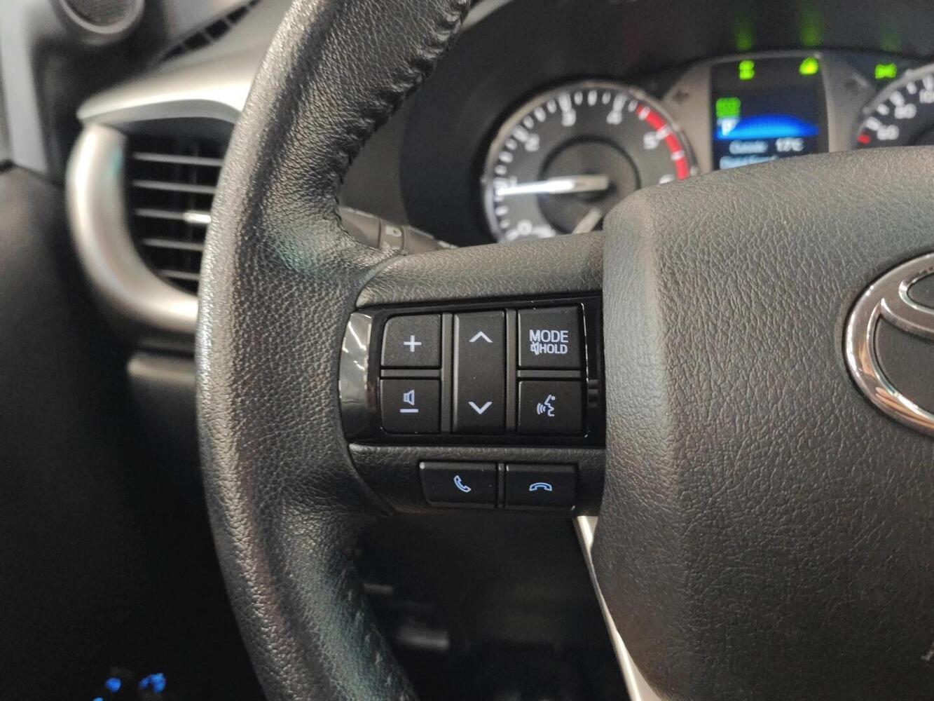 Toyota Hilux vaihtoauto