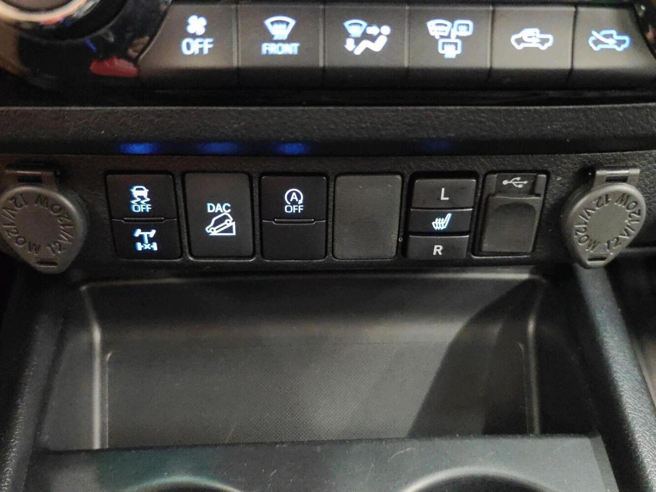 Toyota Hilux vaihtoauto