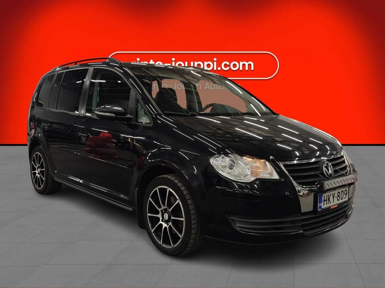 Volkswagen Touran vaihtoauto