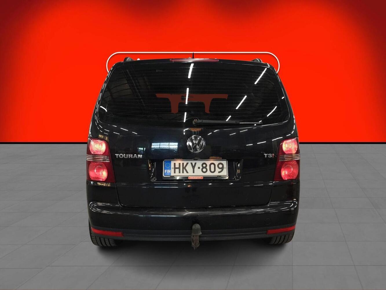 Volkswagen Touran vaihtoauto