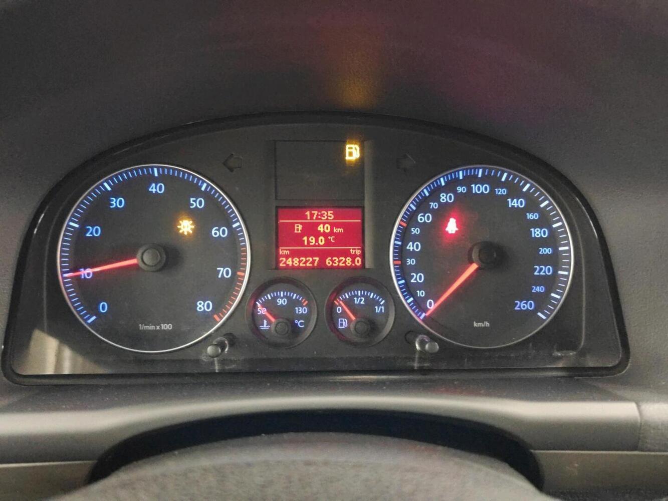 Volkswagen Touran vaihtoauto