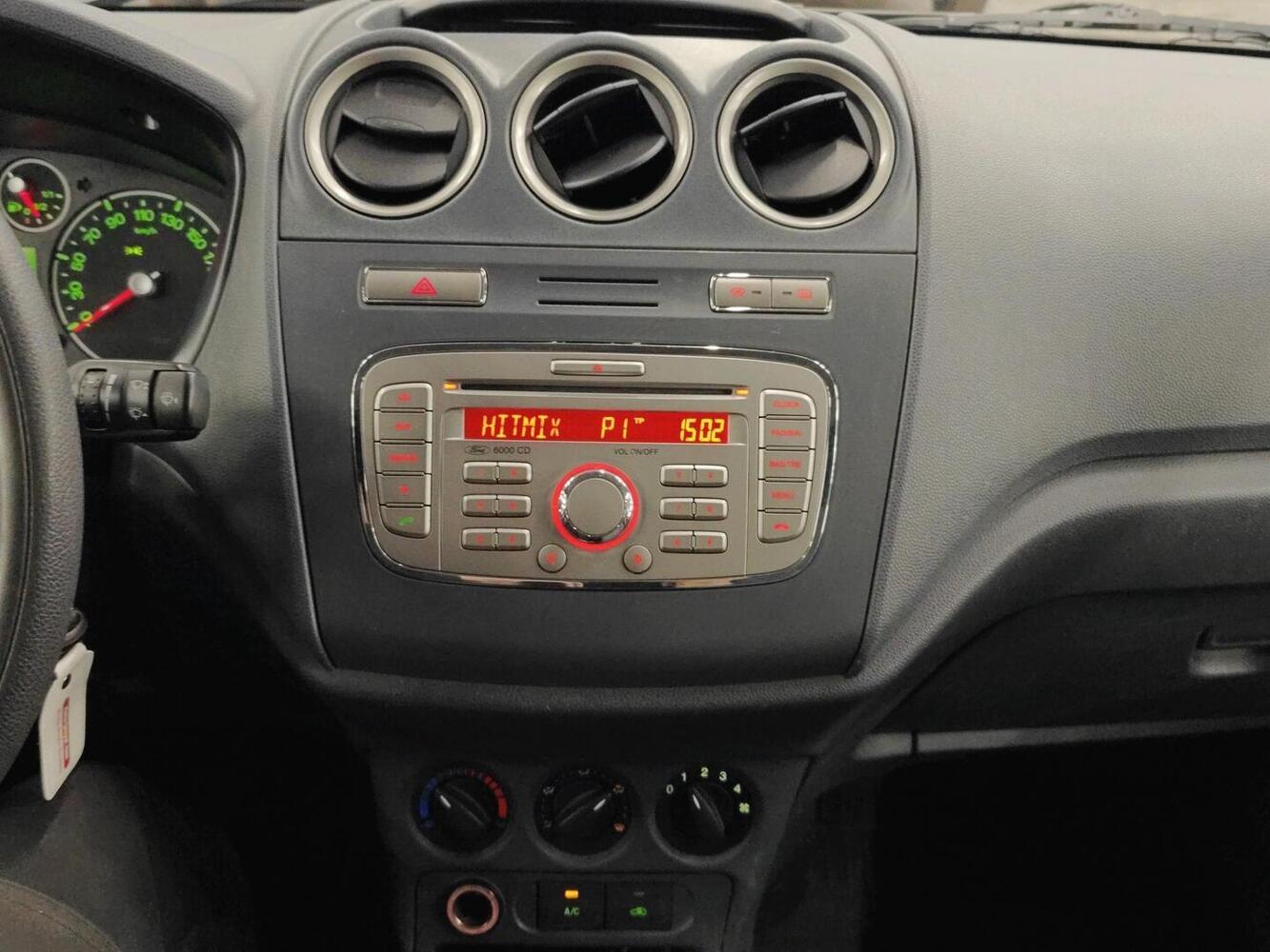 Ford Transit Connect vaihtoauto